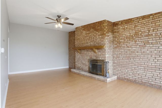 5500 Hillcrest Lane 4L, Lisle, IL 60532