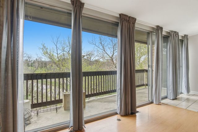 5500 Hillcrest Lane 4L, Lisle, IL 60532