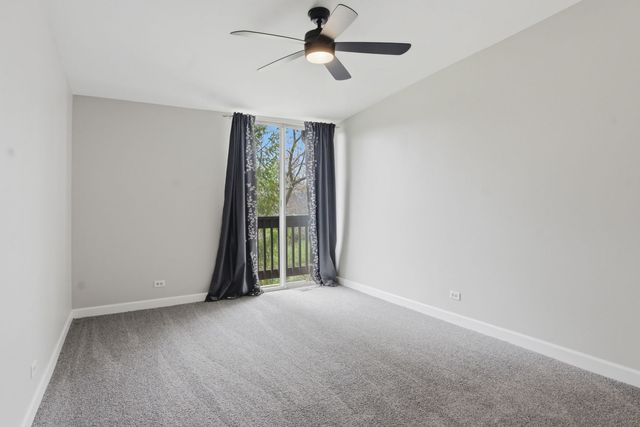 5500 Hillcrest Lane 4L, Lisle, IL 60532