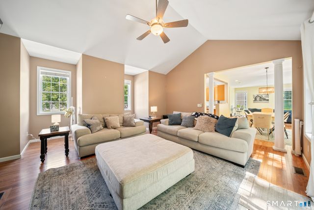2 Minuteman Circle 2, Southbury, CT 06488