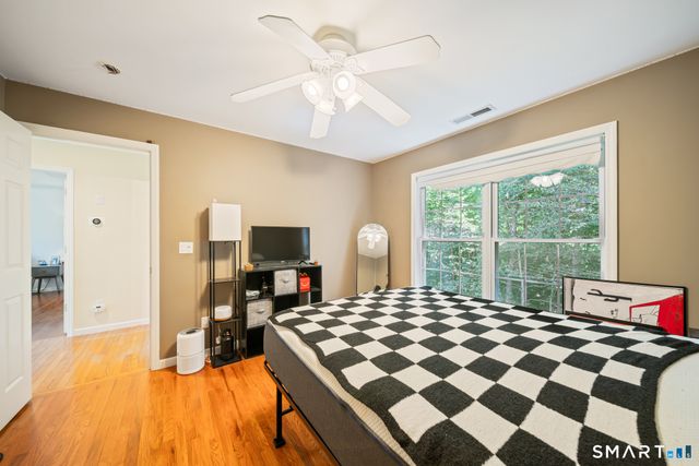 2 Minuteman Circle 2, Southbury, CT 06488