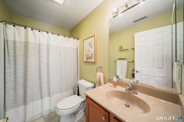 2 Minuteman Circle 2, Southbury, CT 06488