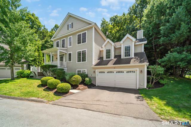 2 Minuteman Circle 2, Southbury, CT 06488