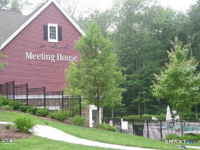 2 Minuteman Circle 2, Southbury, CT 06488