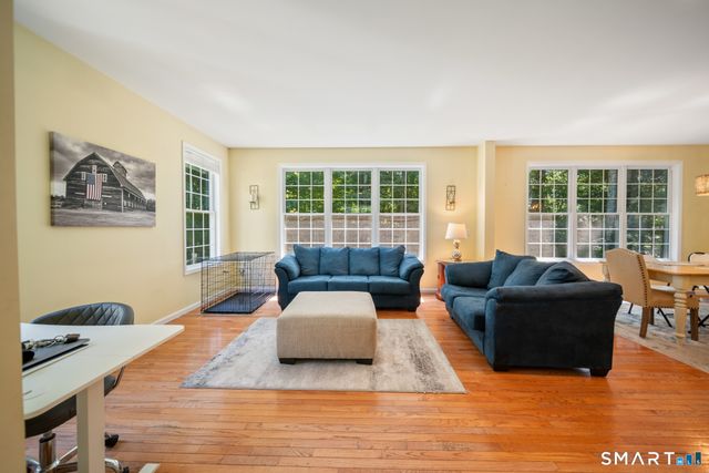2 Minuteman Circle 2, Southbury, CT 06488