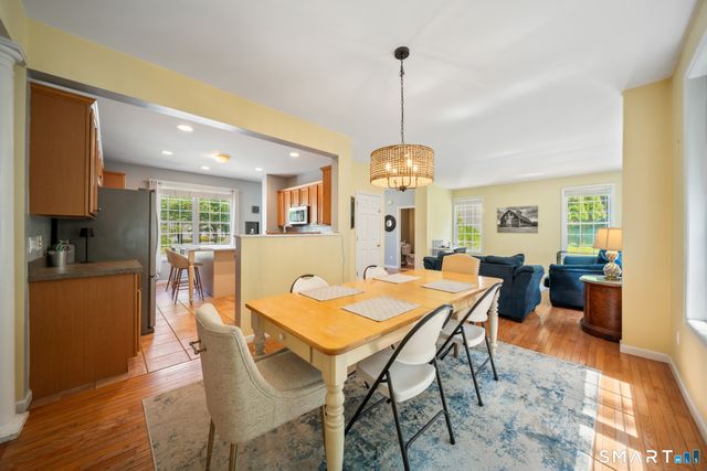 2 Minuteman Circle 2, Southbury, CT 06488