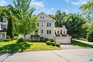 2 Minuteman Circle 2, Southbury, CT 06488