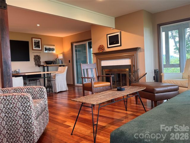 298 Tinequa Drive, Brevard, NC 28712