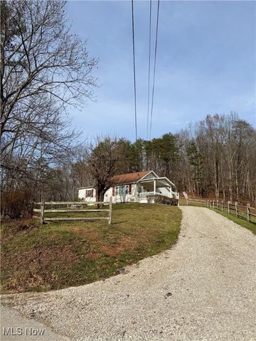 1695 Sugar Camp Road, Mineral Wells, WV 26150