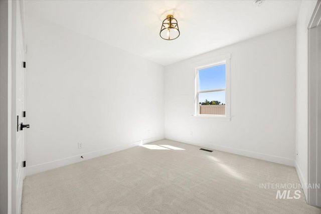 7552 E Newcastle Dr, Nampa, ID 83687