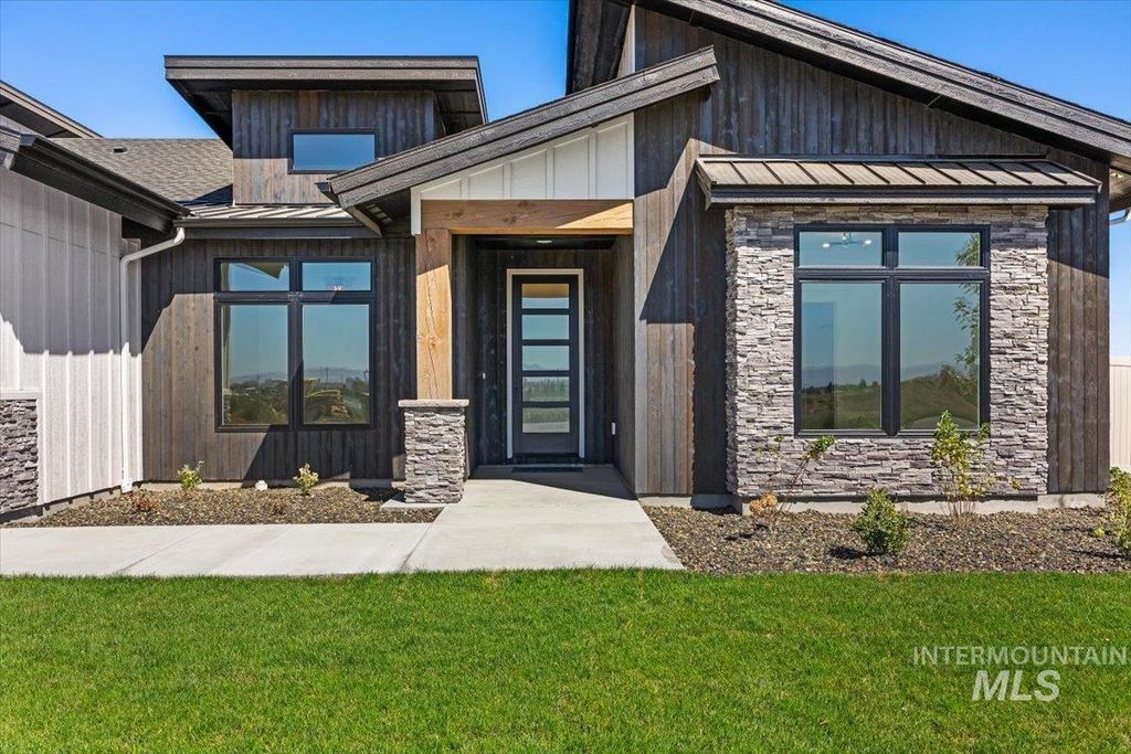 7552 E Newcastle Dr, Nampa, ID 83687