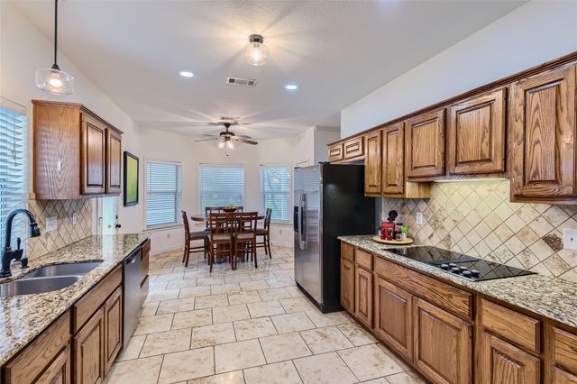 1918 Lakeway BLVD, Lakeway, TX 78734