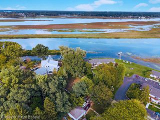 415 Gidley Circle, Grand Haven, MI 49417