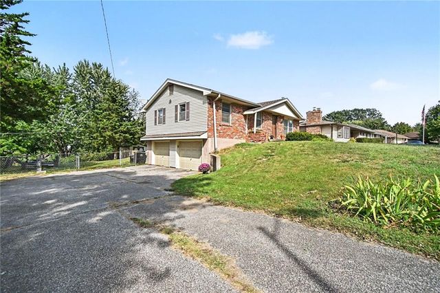 18104 E 27th Terrace S, Independence, MO 64057