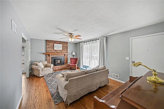 18104 E 27th Terrace S, Independence, MO 64057