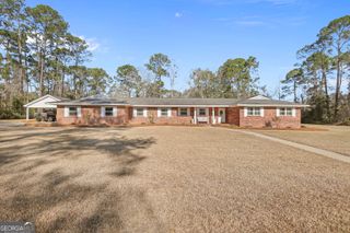 548 S 5th Street, Jesup, GA 31545