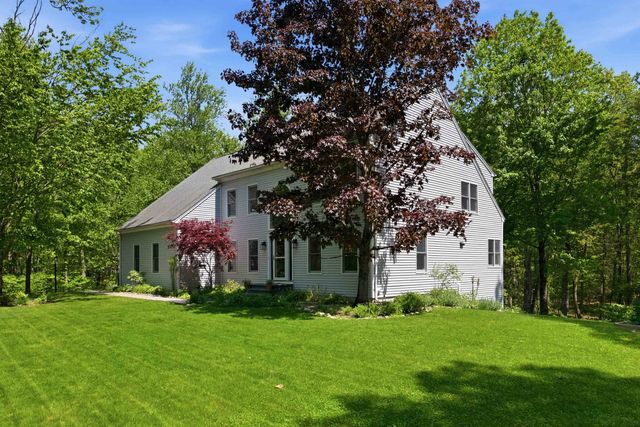 16 Hillsboro Circle, Milford, NH 03055