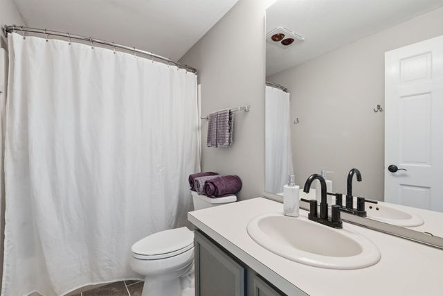 16 Hillsboro Circle, Milford, NH 03055