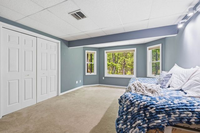 16 Hillsboro Circle, Milford, NH 03055