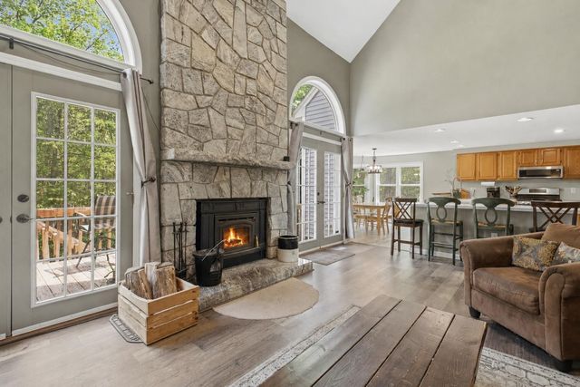 16 Hillsboro Circle, Milford, NH 03055
