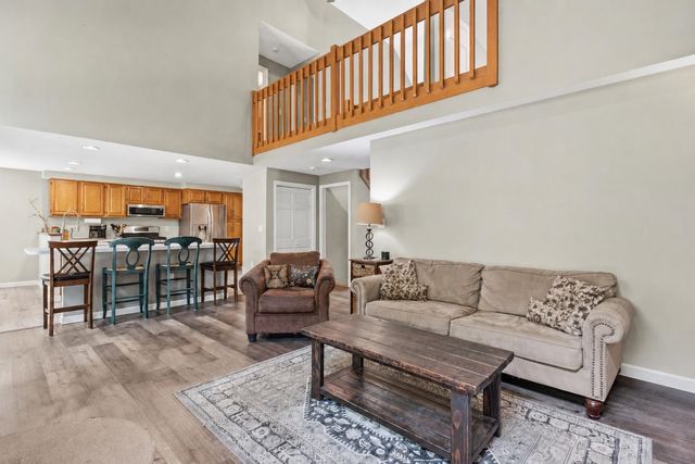 16 Hillsboro Circle, Milford, NH 03055
