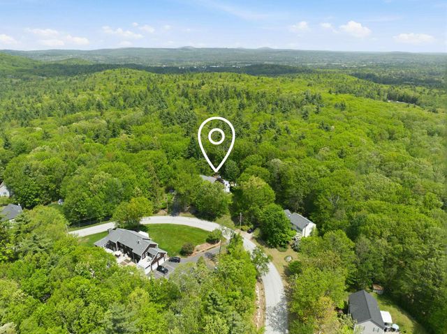 16 Hillsboro Circle, Milford, NH 03055