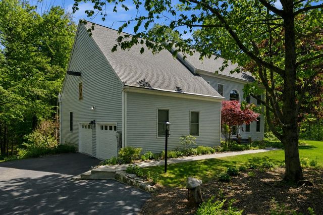 16 Hillsboro Circle, Milford, NH 03055