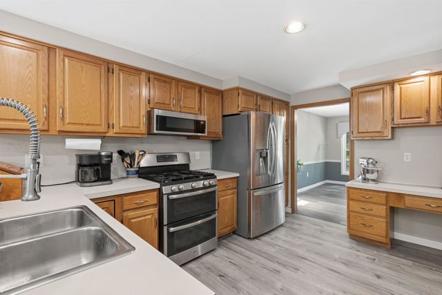 16 Hillsboro Circle, Milford, NH 03055