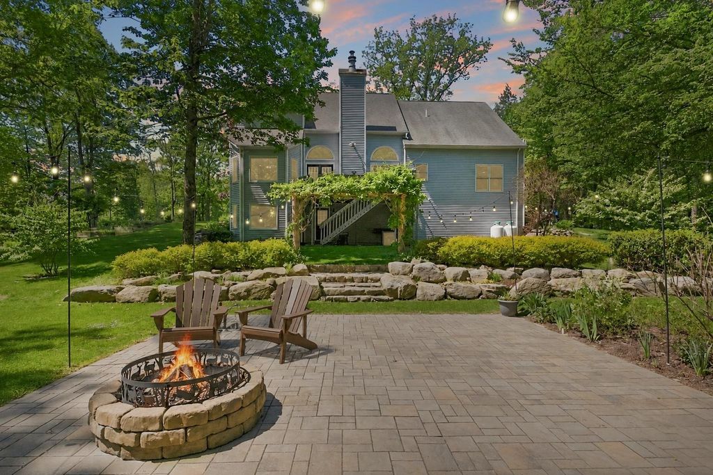 16 Hillsboro Circle, Milford, NH 03055