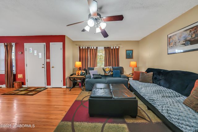 117 BOLTON DRIVE, Jefferson City, MO 65109