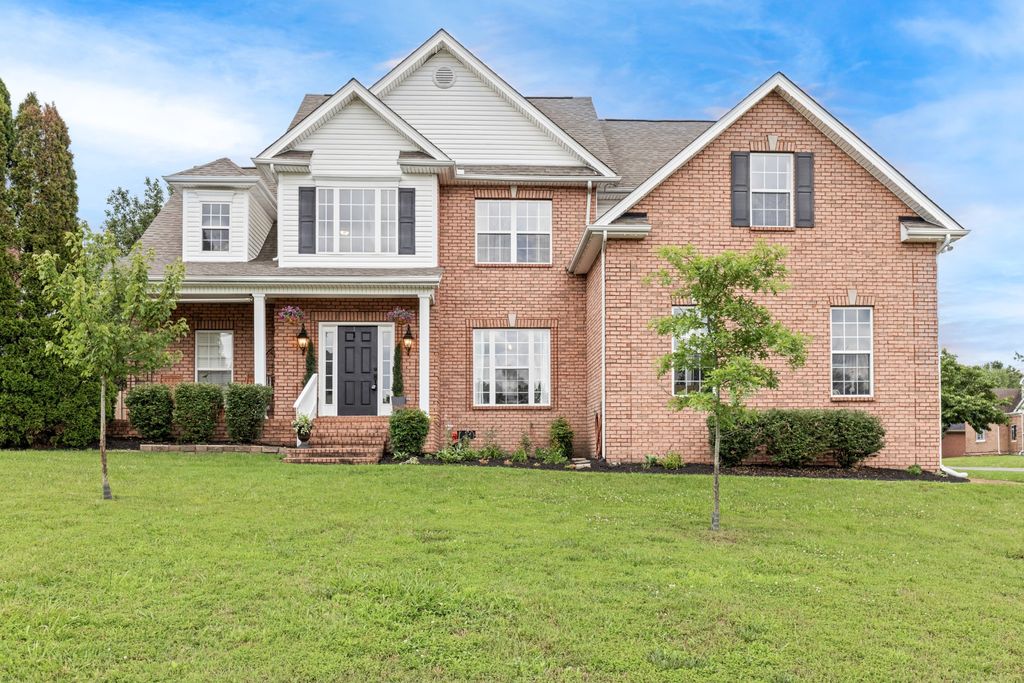 116 Fieldcrest Dr, Hendersonville, TN 37075
