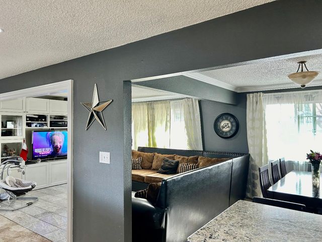 1181 Robert Dr, Yuba City, CA 95993