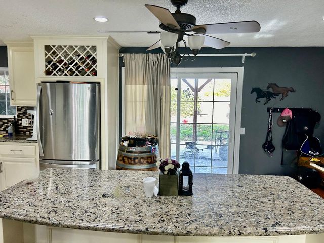 1181 Robert Dr, Yuba City, CA 95993