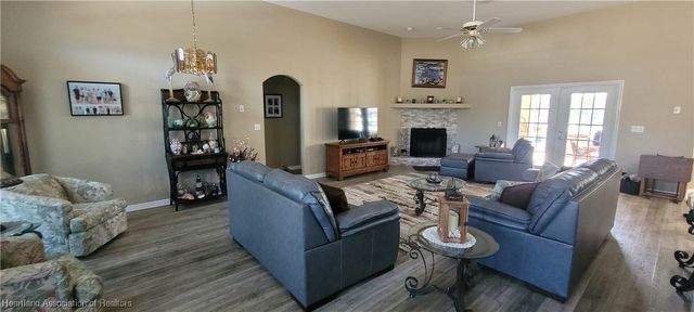 20 Meadowlake Circle N, Lake Placid, FL 33852