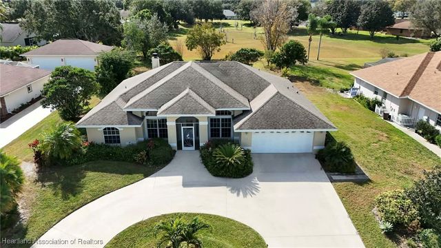 20 Meadowlake Circle N, Lake Placid, FL 33852