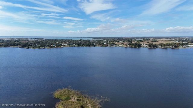 20 Meadowlake Circle N, Lake Placid, FL 33852