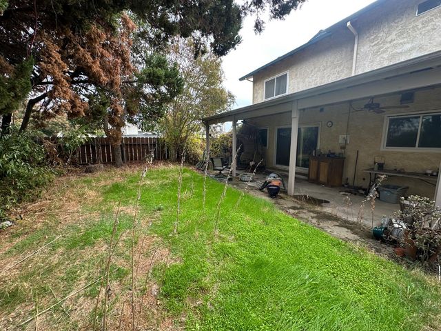 785 Fullerton Dr, Turlock, CA 95382