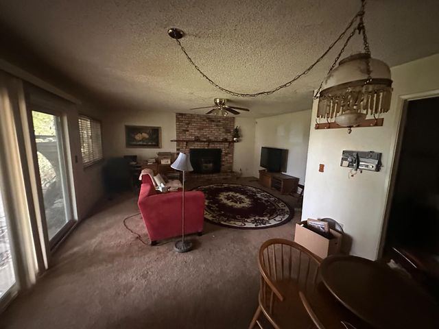 785 Fullerton Dr, Turlock, CA 95382