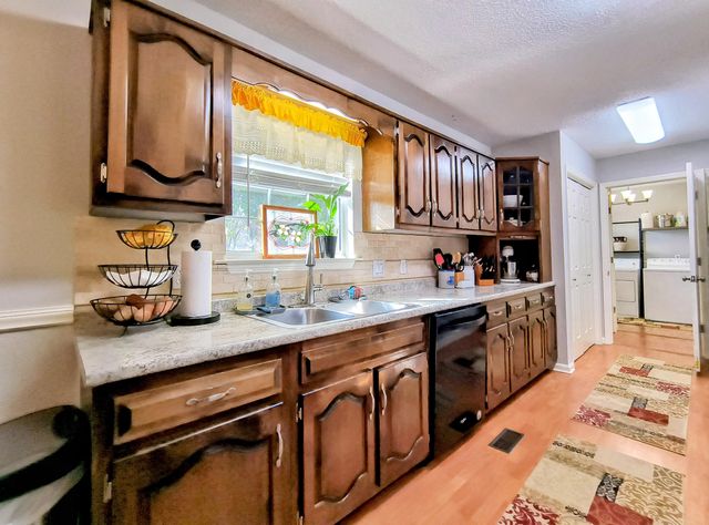 6015 Parsons Pond Drive, Ooltewah, TN 37363