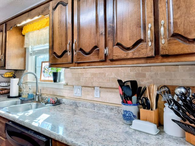 6015 Parsons Pond Drive, Ooltewah, TN 37363