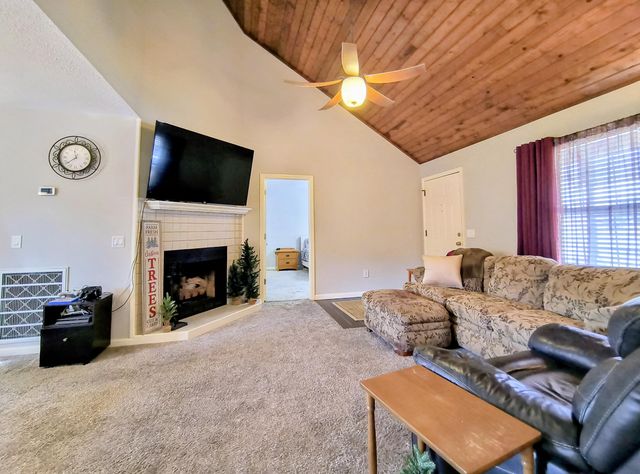 6015 Parsons Pond Drive, Ooltewah, TN 37363