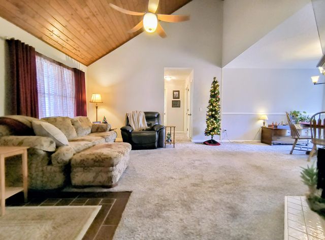 6015 Parsons Pond Drive, Ooltewah, TN 37363