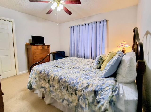 6015 Parsons Pond Drive, Ooltewah, TN 37363