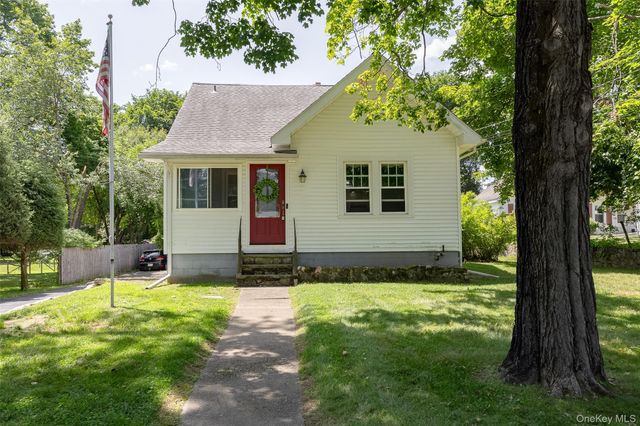 17 Townsend Boulevard, Poughkeepsie, NY 12603