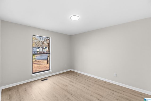 125 MOUNTAIN PARKWAY, Maylene, AL 35114