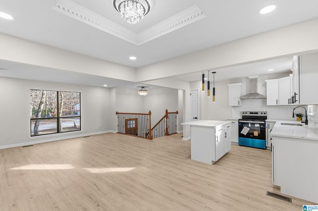 125 MOUNTAIN PARKWAY, Maylene, AL 35114