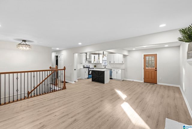 125 MOUNTAIN PARKWAY, Maylene, AL 35114