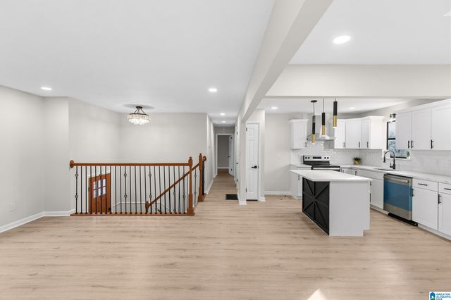 125 MOUNTAIN PARKWAY, Maylene, AL 35114