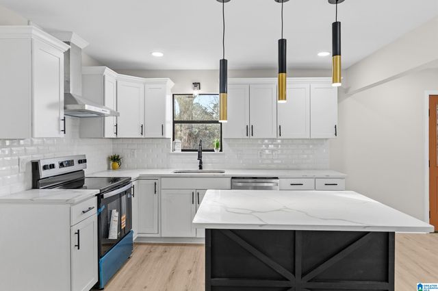 125 MOUNTAIN PARKWAY, Maylene, AL 35114