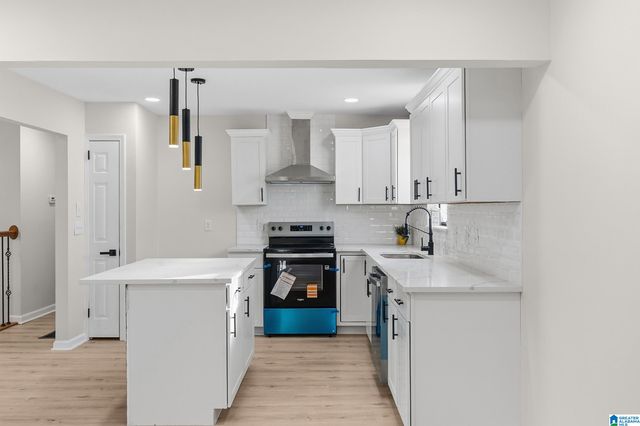 125 MOUNTAIN PARKWAY, Maylene, AL 35114